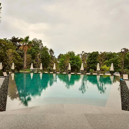 Sea Flats With Parking And Pool In Azur Residence St. Konstantin og Helena Eksteriør bilde