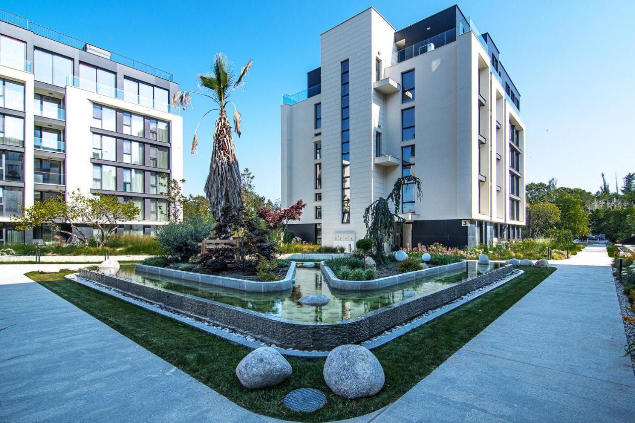 Sea Flats With Parking And Pool In Azur Residence St. Konstantin og Helena Eksteriør bilde